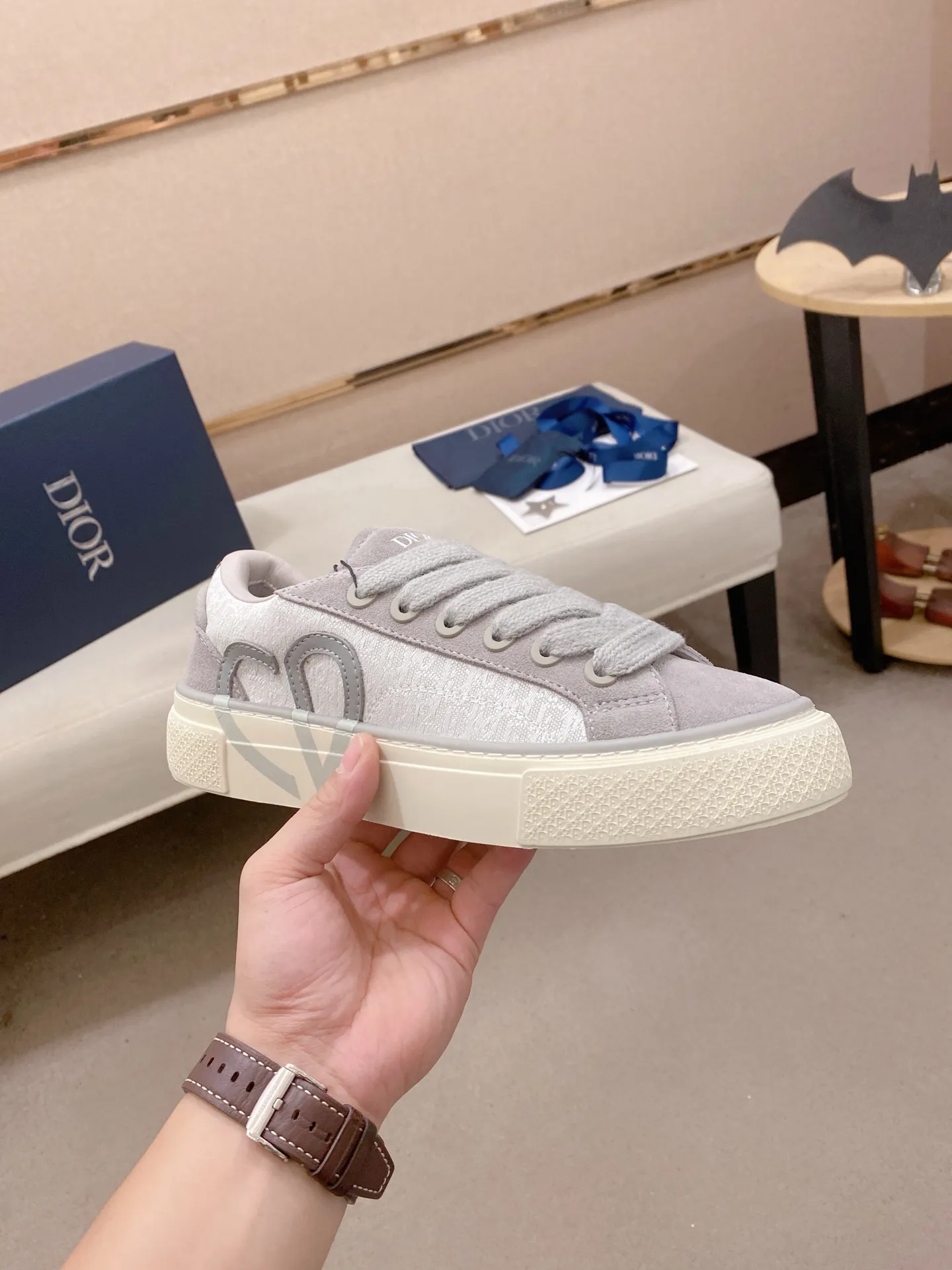 Factory price: 300 Men's shoes 💰[Dior·Dior] Top 🔍Couple style 💏🔍New casual sports style couple shoes, new four-season design, perfect workmanship, lace-up lazy style to create cabinet quality, upper: imported first-layer cowhide, sheepskin lining is soft and comfortable, ultra-light TPU wear-resistant outsole, simple, versatile fashion men's shoes, excellent color code number 35--44